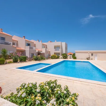 Feriehus Casa Cabrita - Surf & Family House In